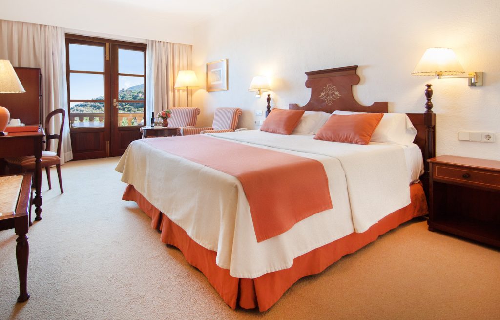 habitacion-doble-con-balcon-hotel-es-moli-deia-mallorca-2