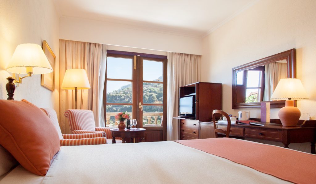 habitacion-doble-con-balcon-hotel-es-moli-deia-mallorca-3