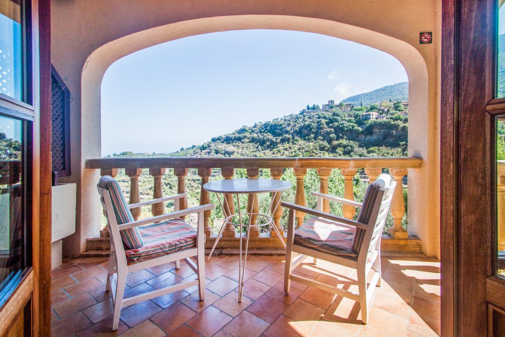 habitacion-doble-con-balcon-hotel-es-moli-deia-mallorca-4