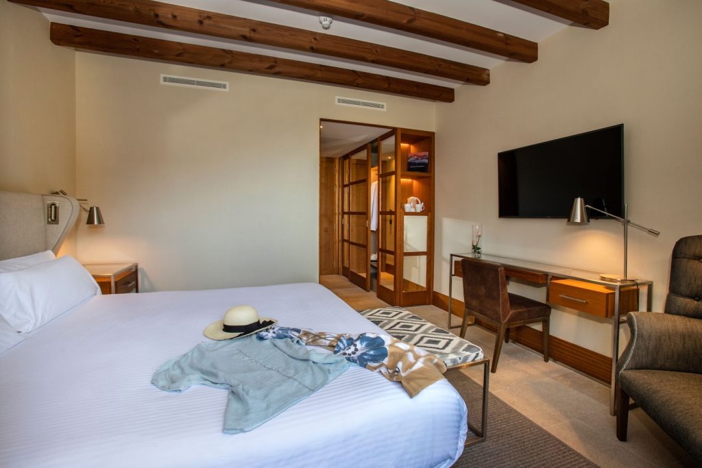 habitacion-hotel-es-moli-deia-triple-tramuntana-7